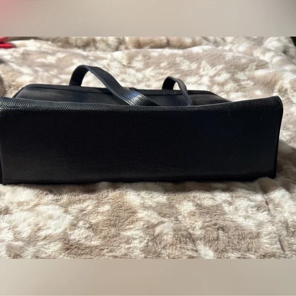 Salvatore Ferragamo Vintage Shoulder Bag Black Leather with Gold Accent - Picture 12 of 12